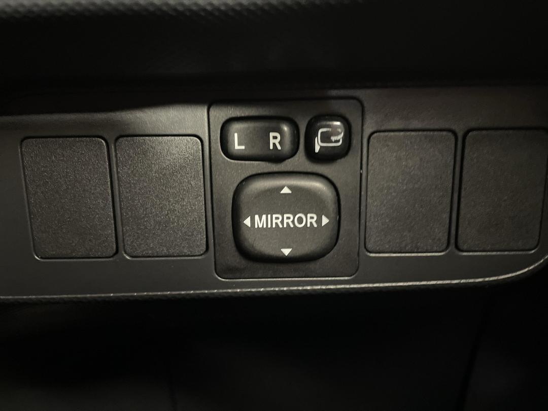 Photo '27' of Toyota Auris