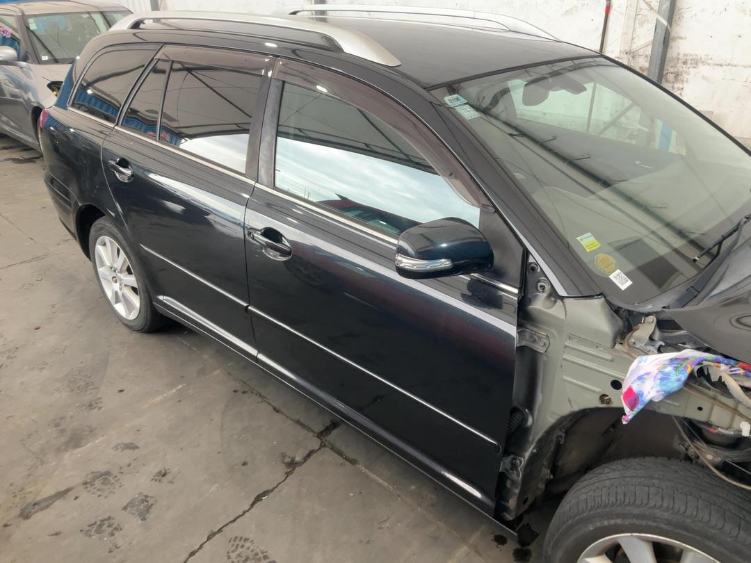 Photo '3' of Toyota Avensis