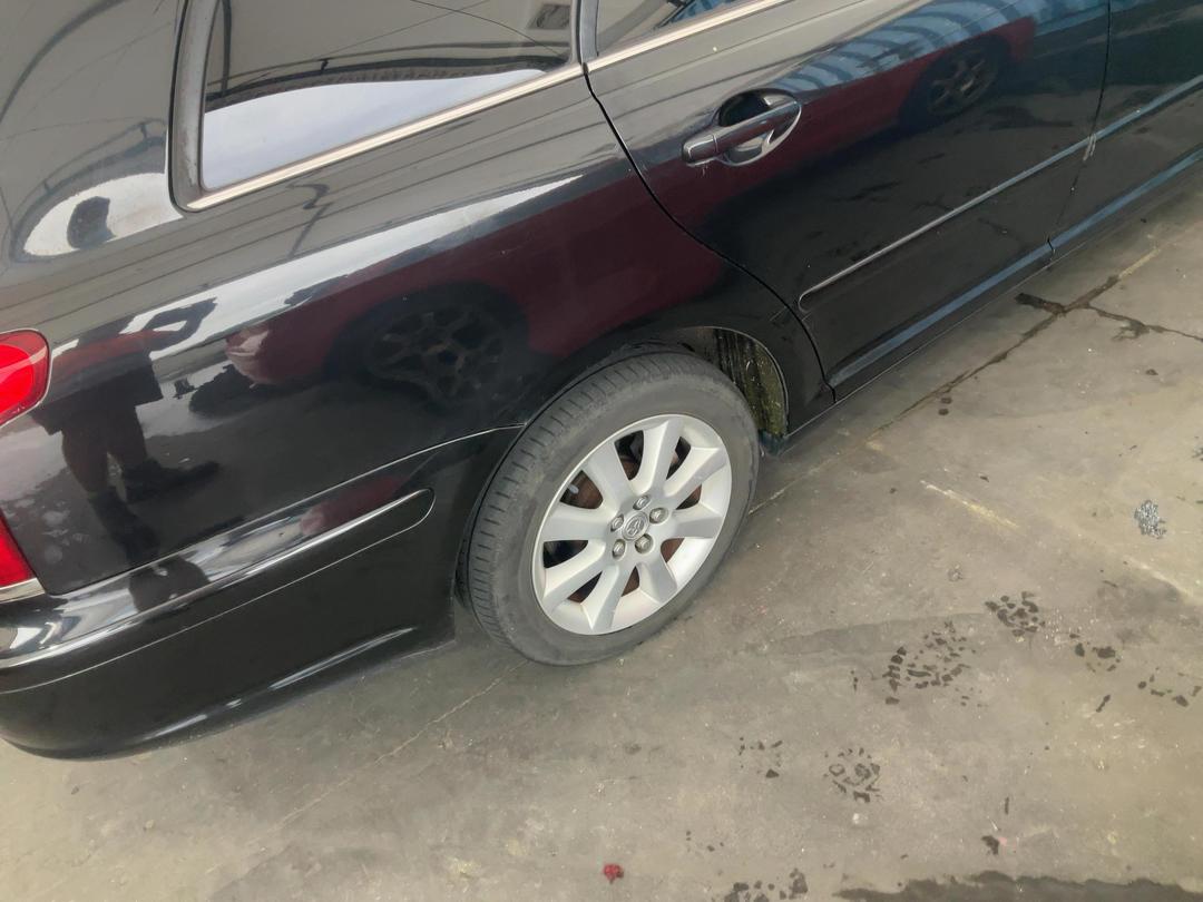 Photo '14' of Toyota Avensis