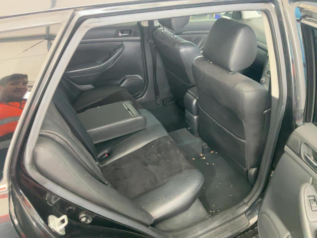 Photo '21' of Toyota Avensis