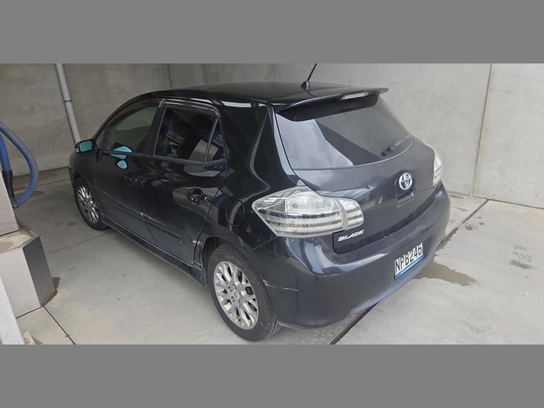 Photo '13' of Toyota Blade Photo '13' of Toyota Blade