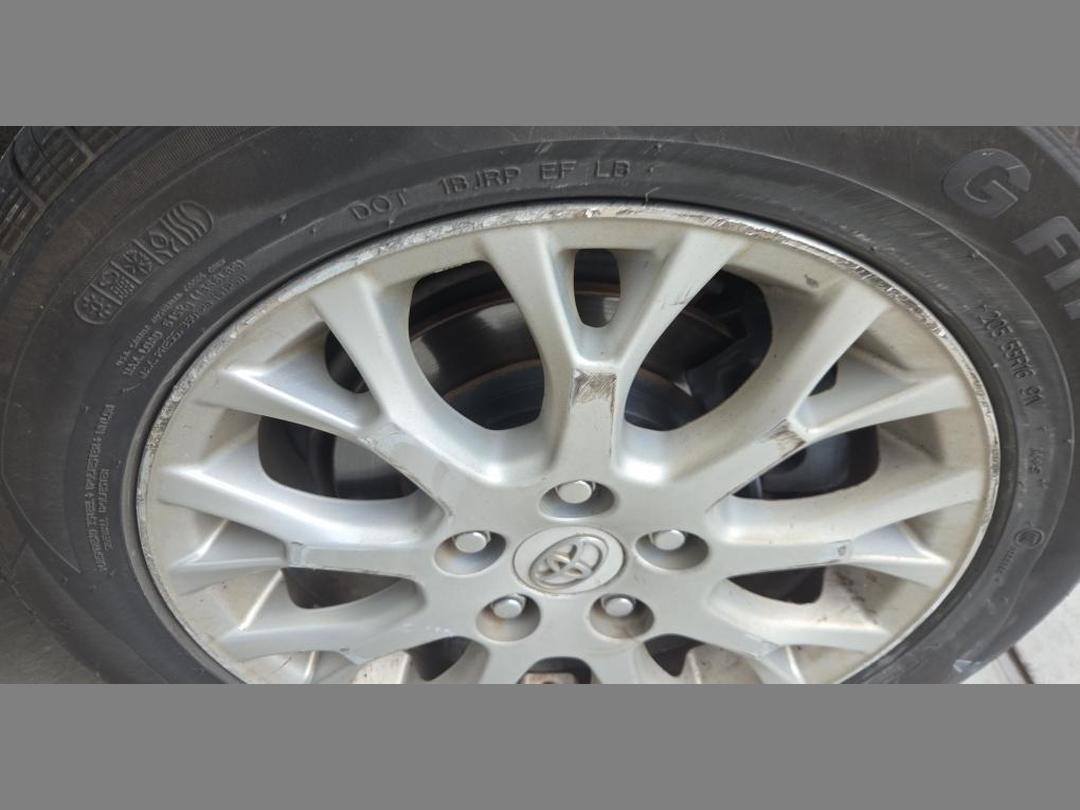 Photo '16' of Toyota Blade Photo '16' of Toyota Blade