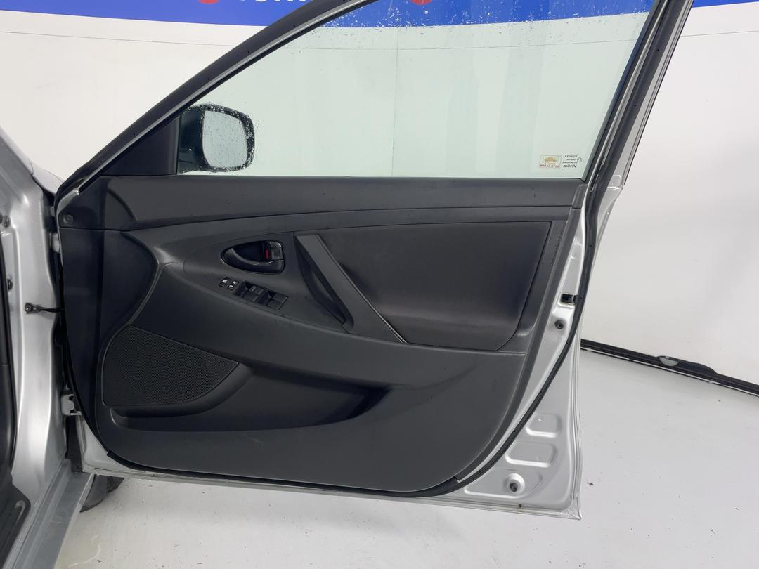 Photo '15' of Toyota Camry