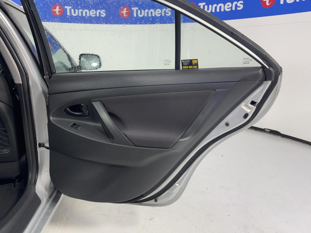 Photo '19' of Toyota Camry