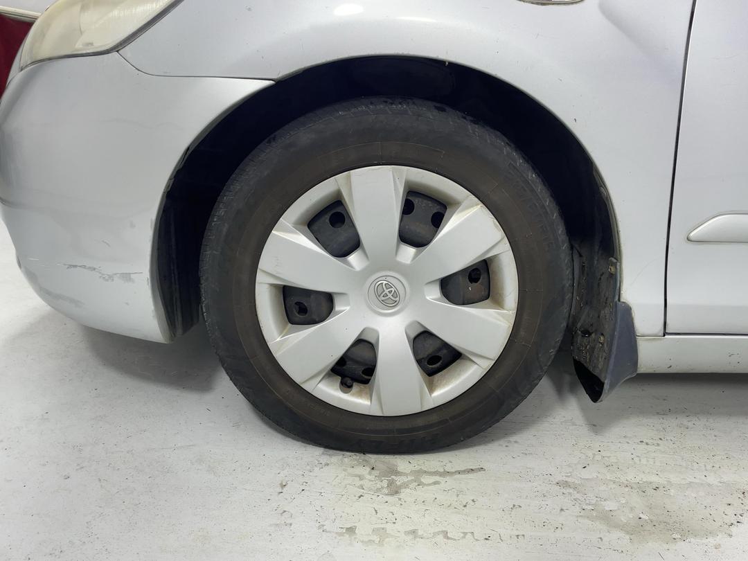 Photo '10' of Toyota Camry