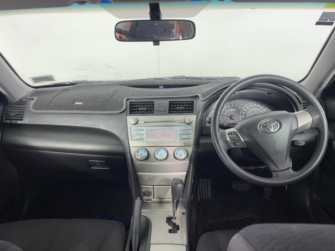 Photo '17' of Toyota Camry