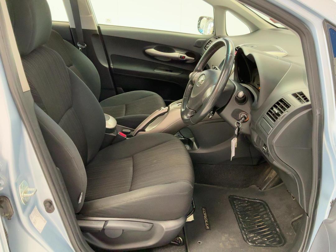 Photo '16' of Toyota Corolla