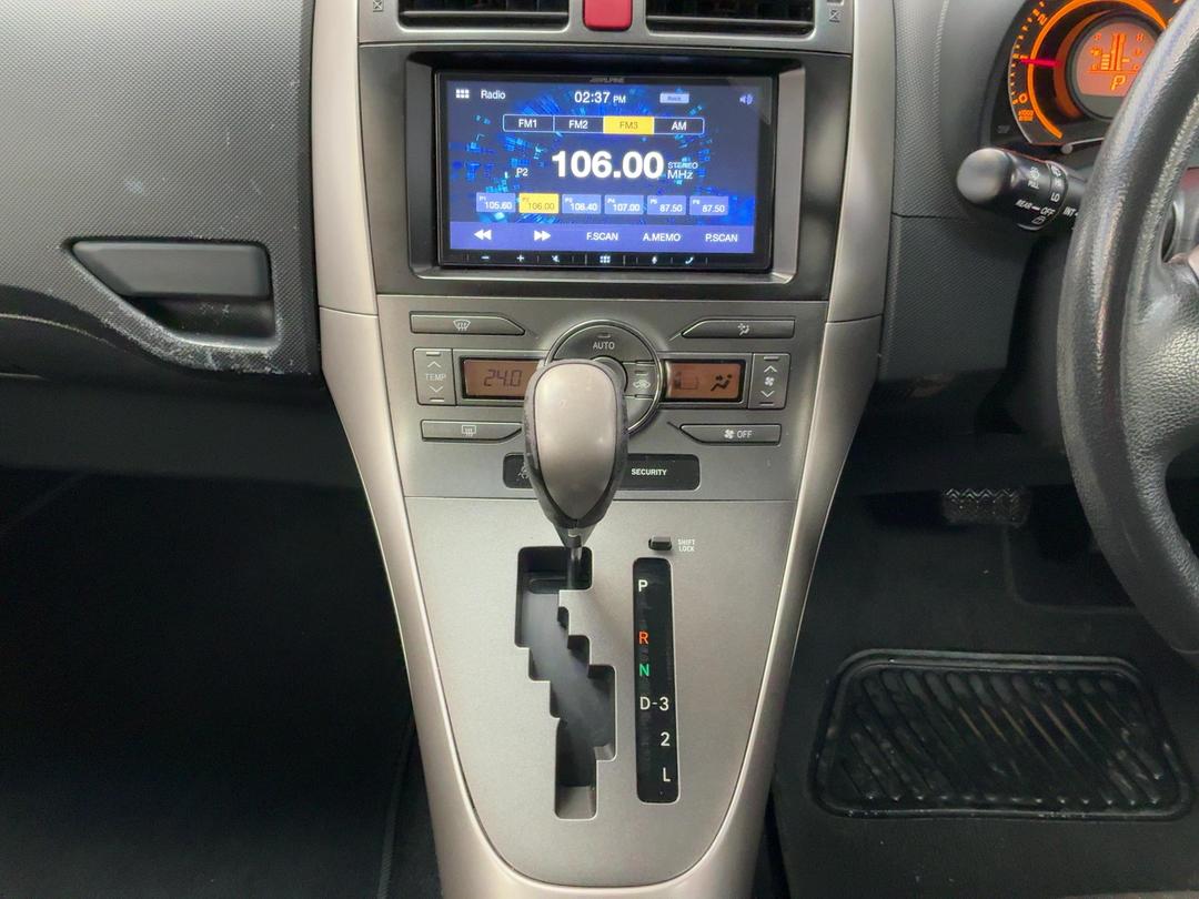 Photo '18' of Toyota Corolla