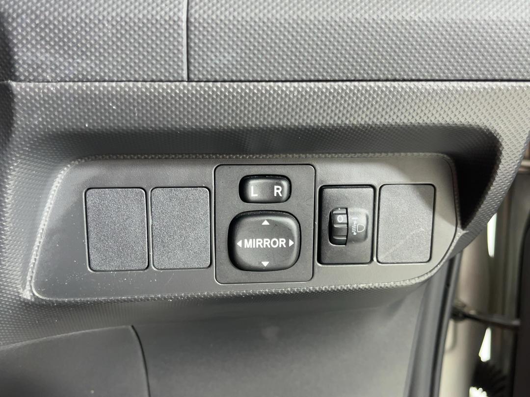 Photo '24' of Toyota Corolla