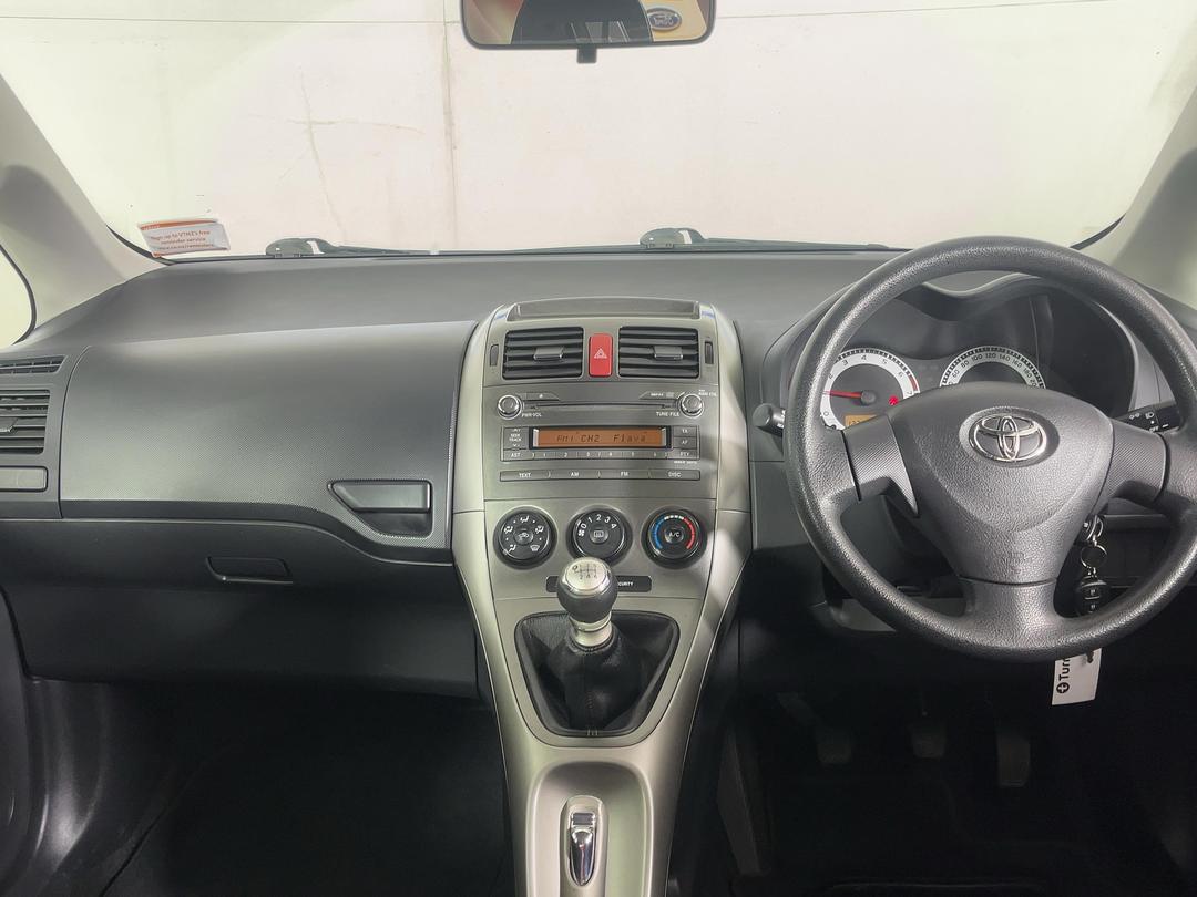 Photo '17' of Toyota Corolla