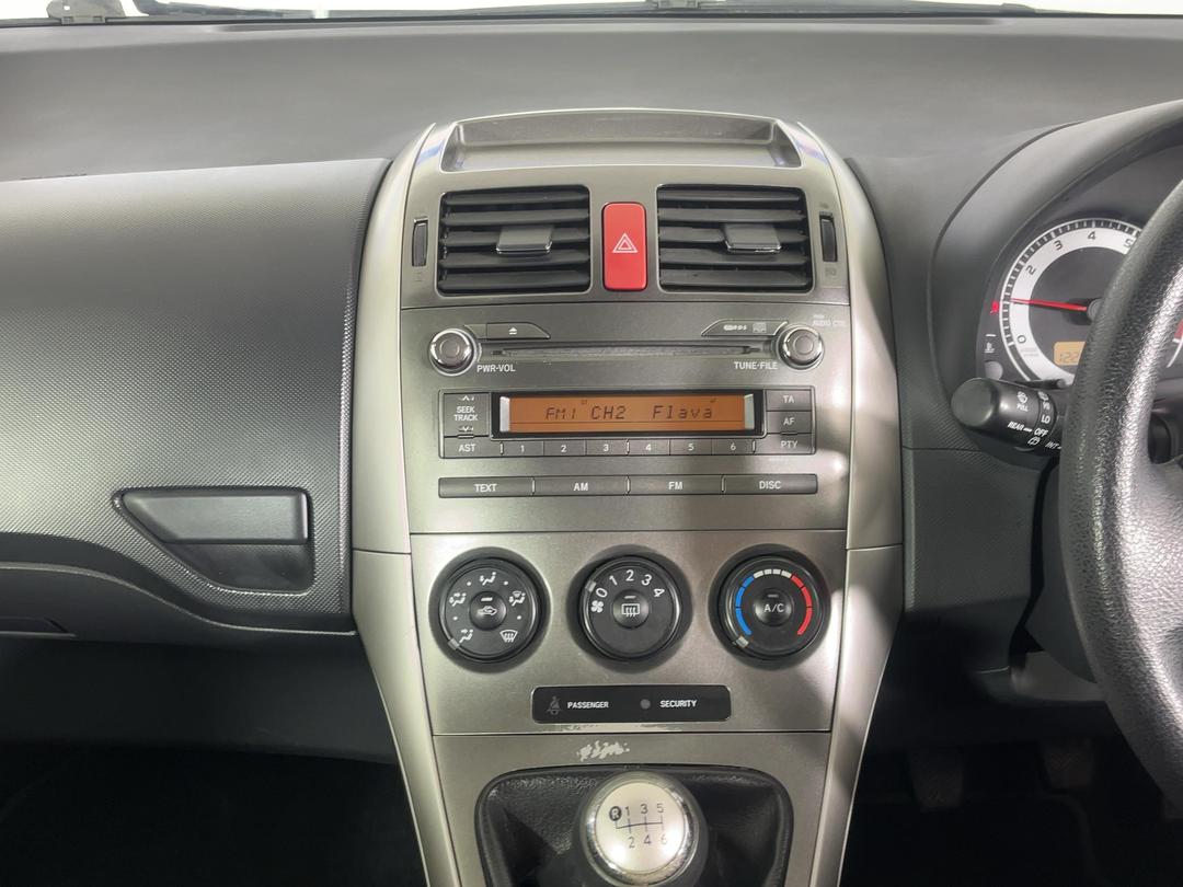 Photo '18' of Toyota Corolla