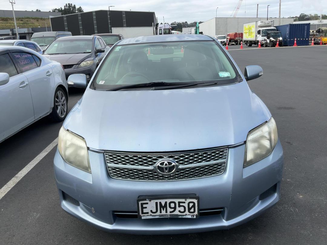 Photo '3' of Toyota Corolla Photo '3' of Toyota Corolla