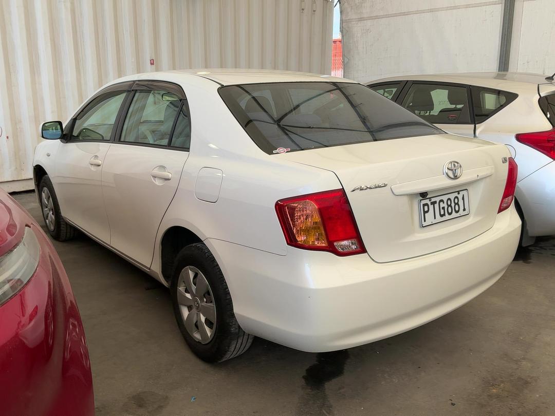 Photo '6' of Toyota Corolla Axio Photo '6' of Toyota Corolla Axio