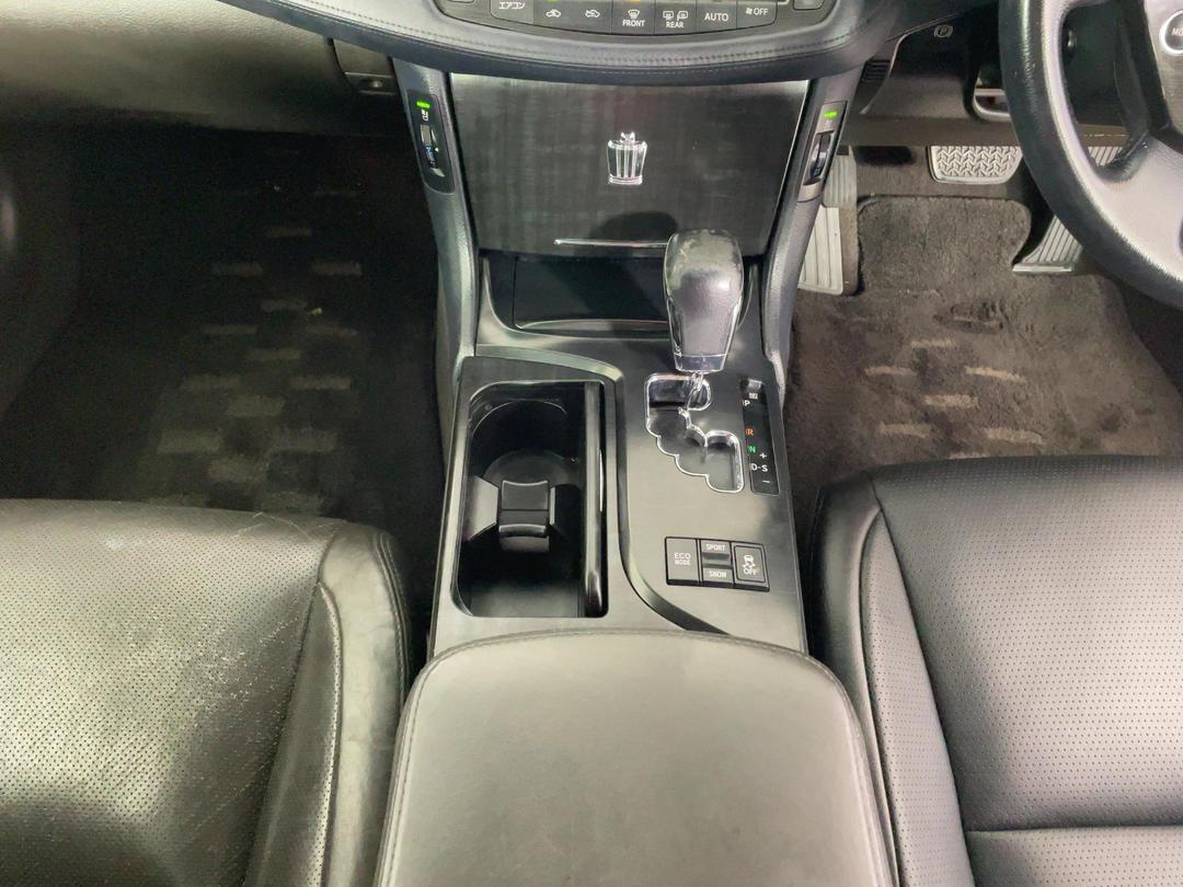 Photo '17' of Toyota Crown