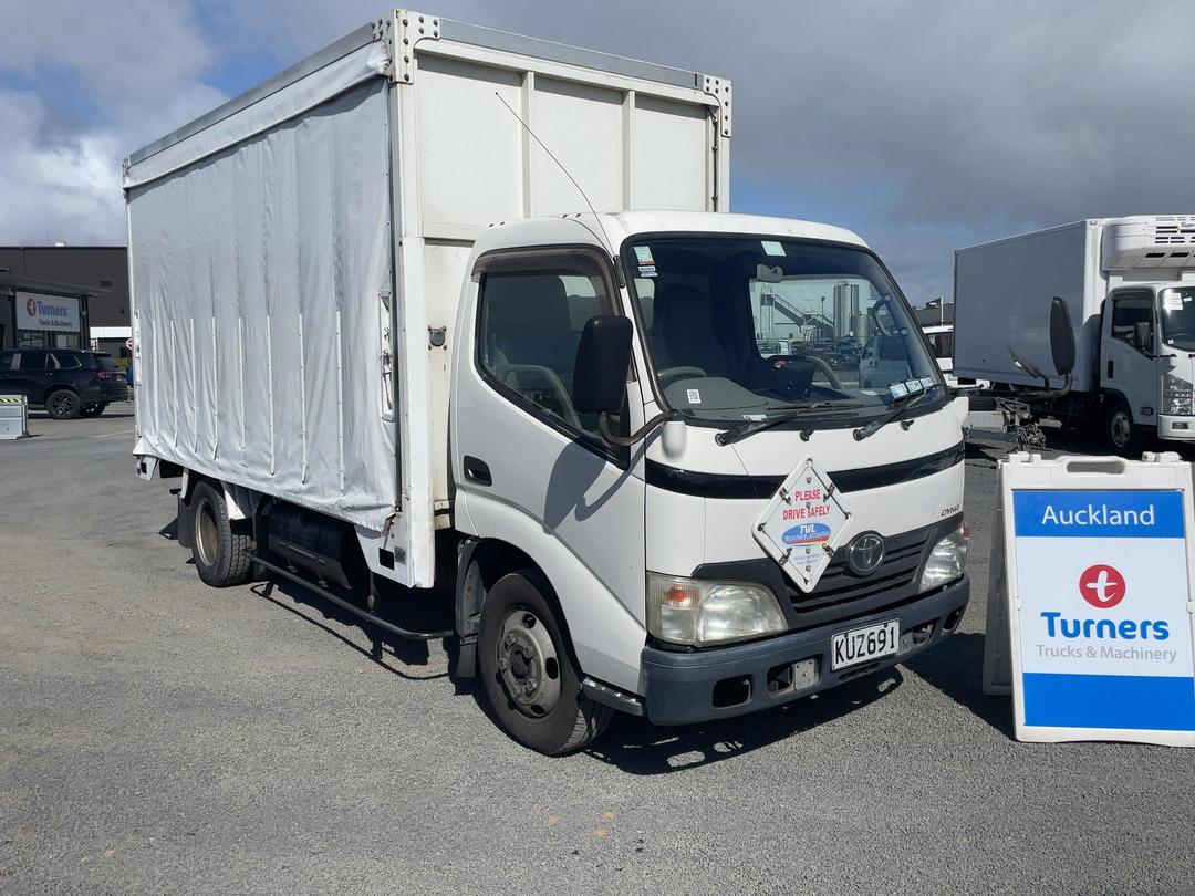 Photo '1' of Toyota Dyna XZU348 Curtainsider