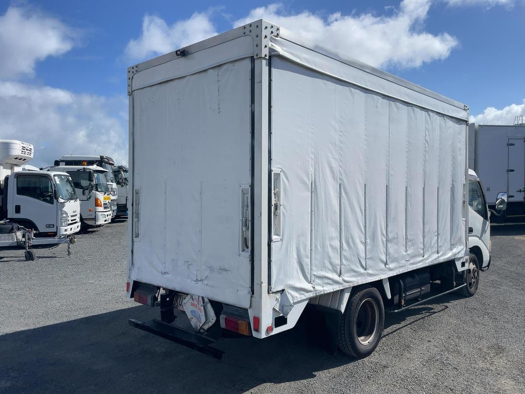 Photo '4' of Toyota Dyna XZU348 Curtainsider