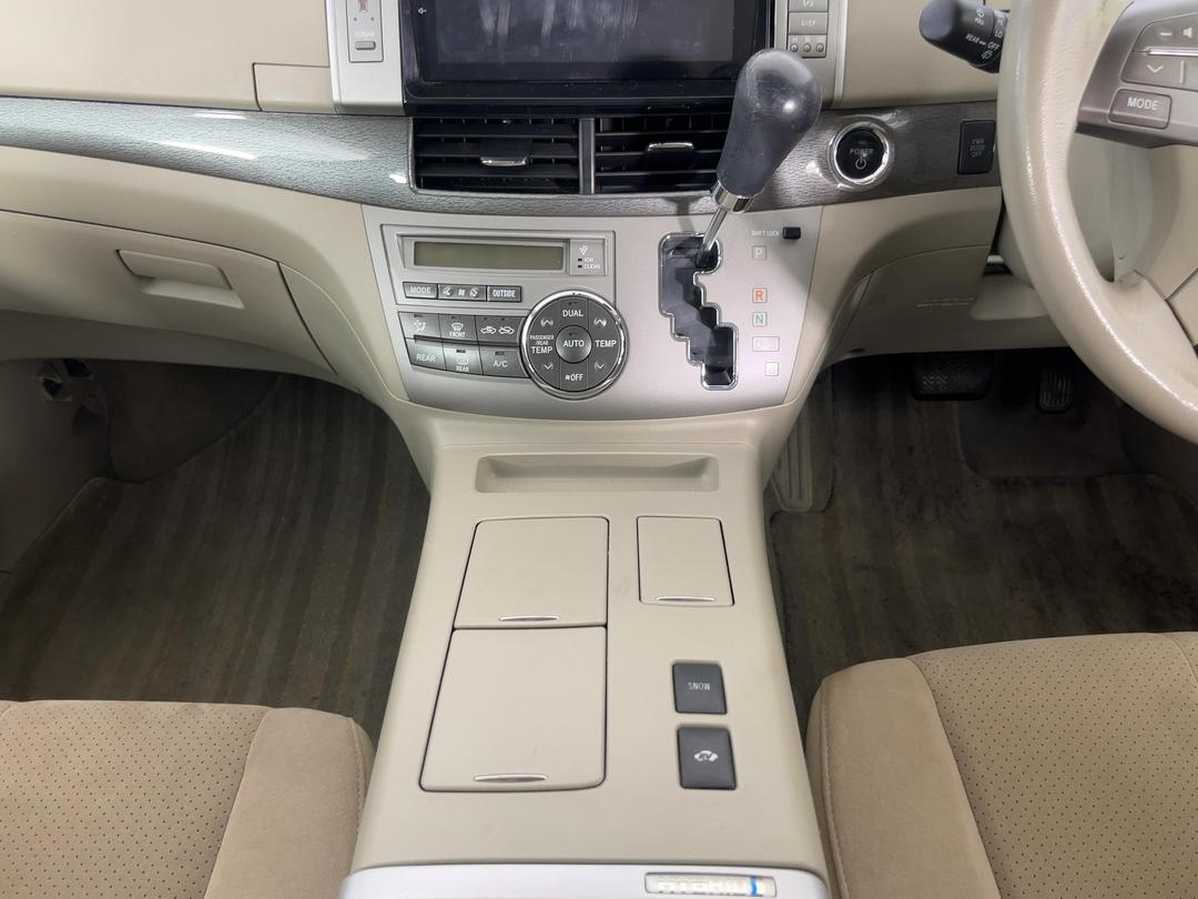 Photo '18' of Toyota Estima