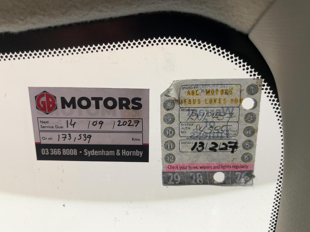 Photo '29' of Toyota Estima