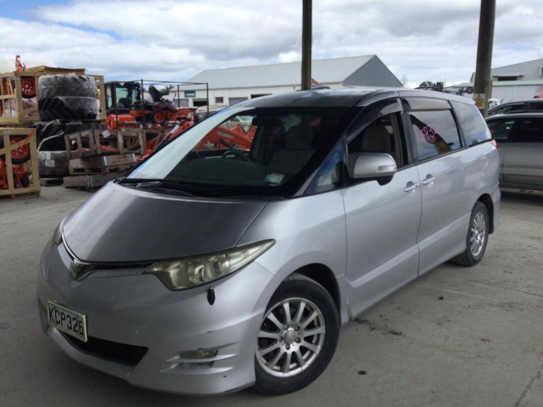 Photo '3' of Toyota Estima Photo '3' of Toyota Estima