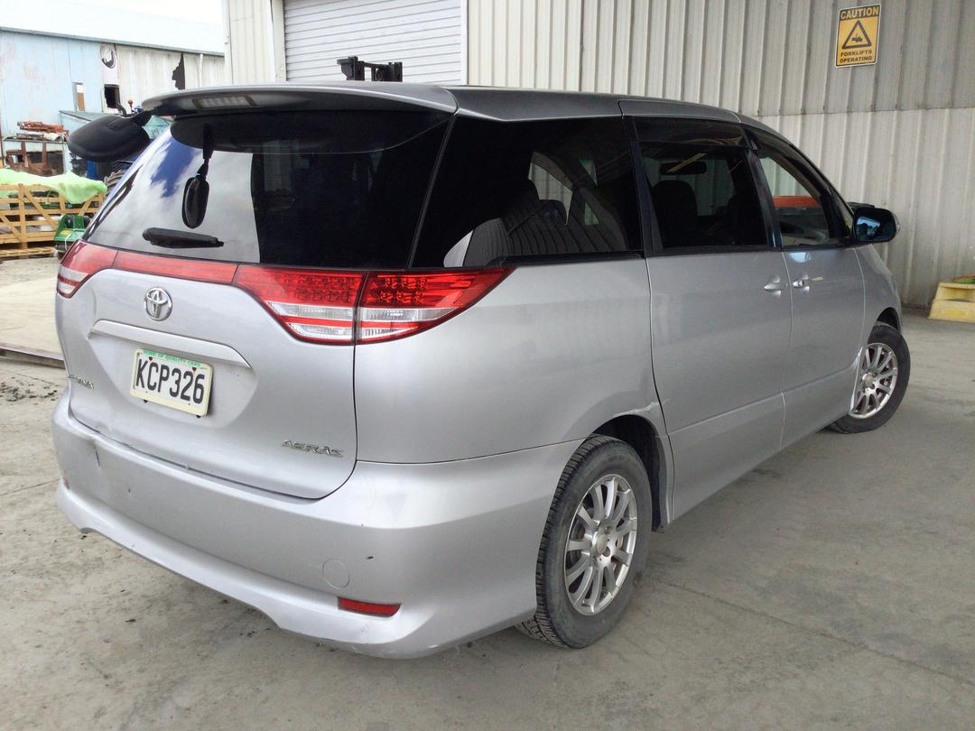 Photo '7' of Toyota Estima Photo '7' of Toyota Estima