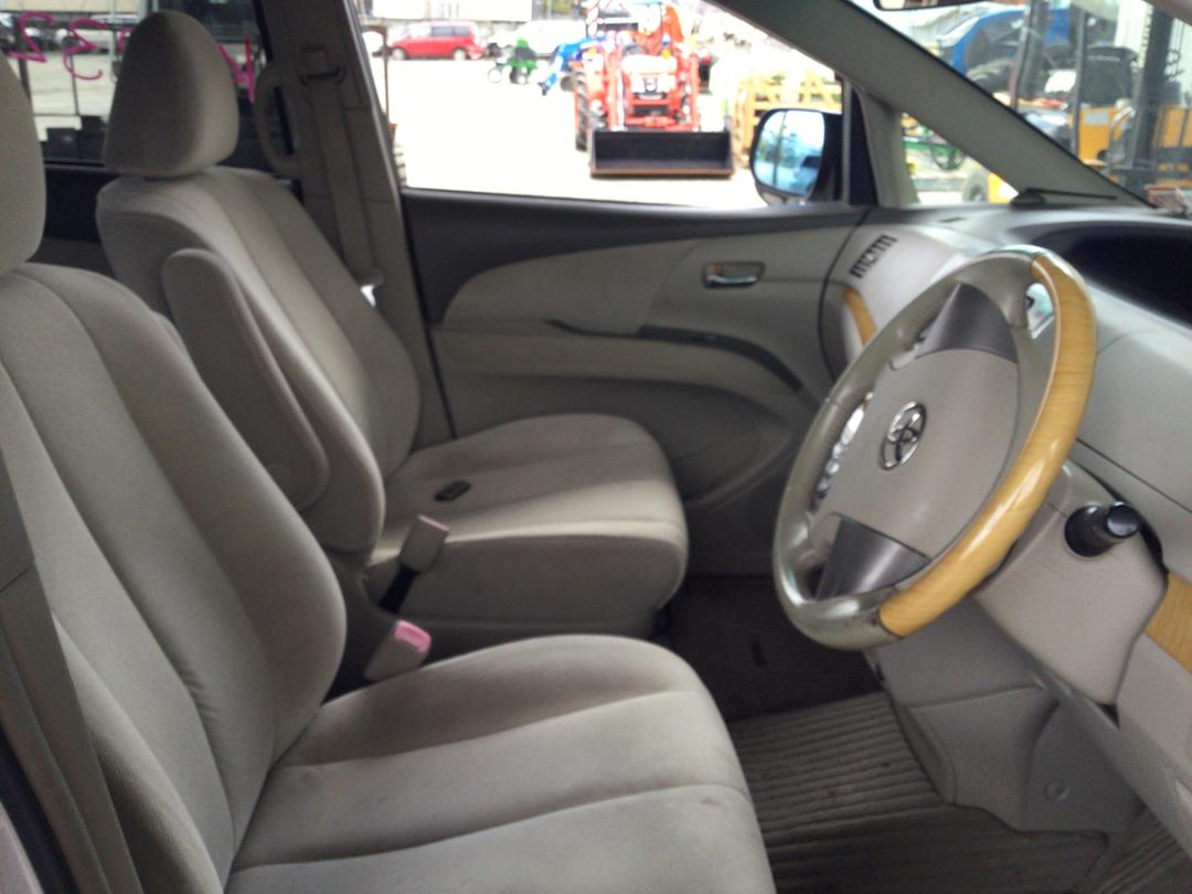 Photo '13' of Toyota Estima Photo '13' of Toyota Estima