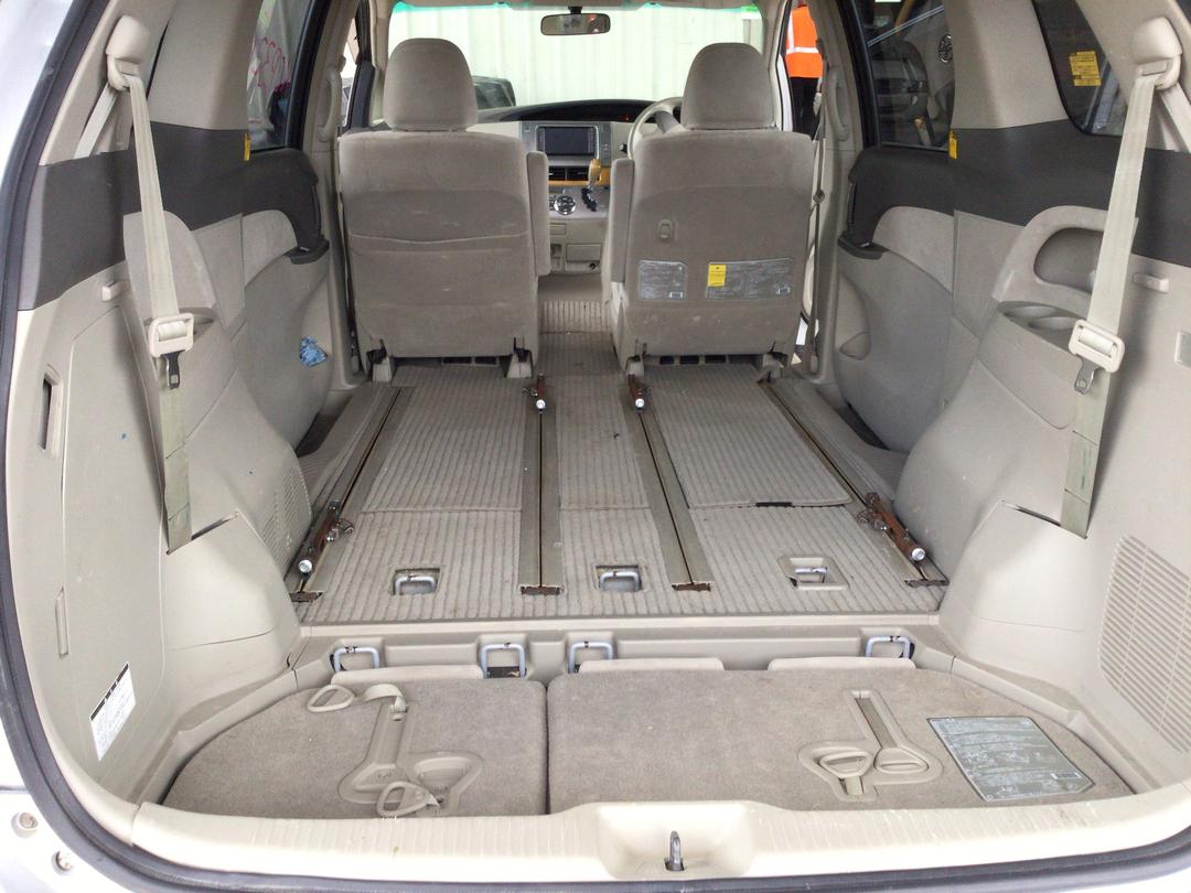 Photo '15' of Toyota Estima Photo '15' of Toyota Estima