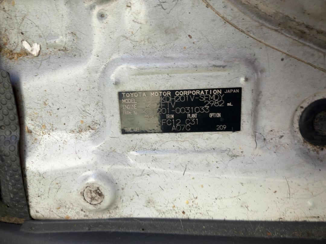 Photo '12' of Toyota Hiace