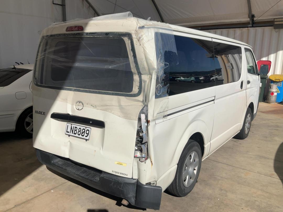 Photo '16' of Toyota Hiace