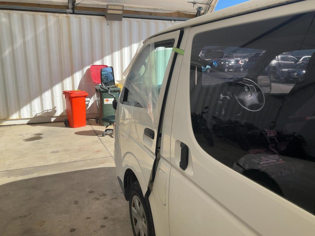 Photo '18' of Toyota Hiace