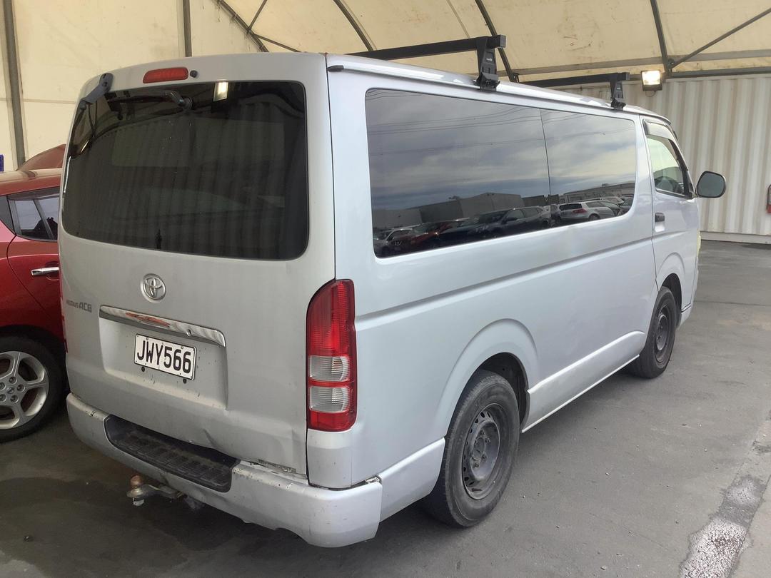 Photo '6' of Toyota Hiace