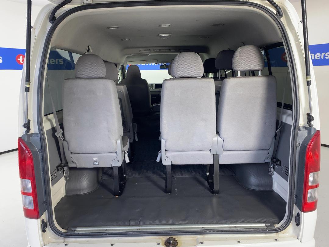 Photo '14' of Toyota Hiace