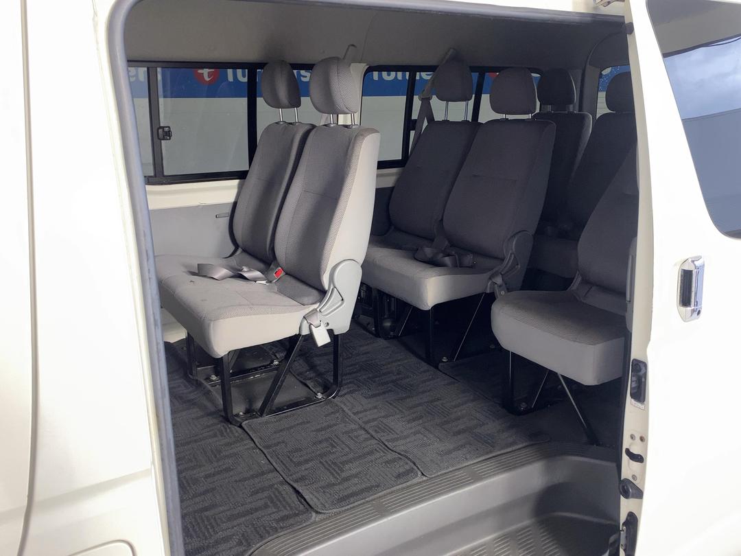 Photo '19' of Toyota Hiace