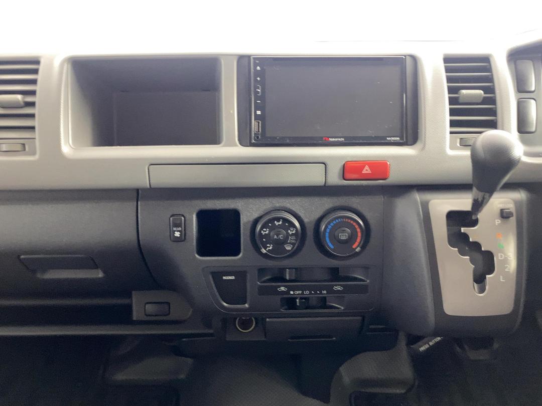 Photo '18' of Toyota Hiace