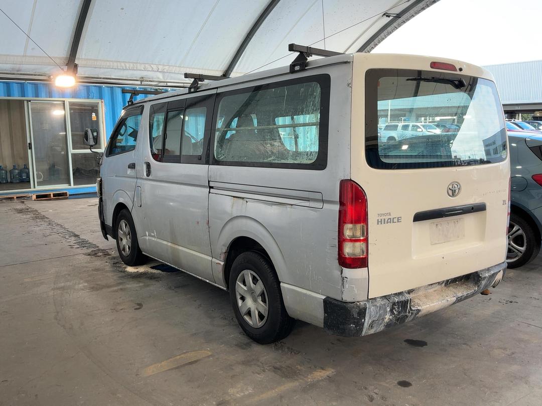 Photo '16' of Toyota Hiace Regius ACE Photo '16' of Toyota Hiace Regius ACE