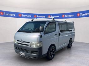 Photo '4' of Toyota Hiace