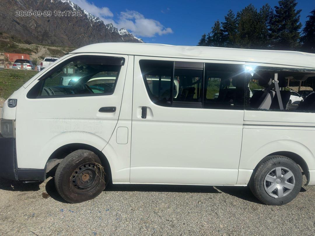 Photo '2' of Toyota Hiace Photo '2' of Toyota Hiace