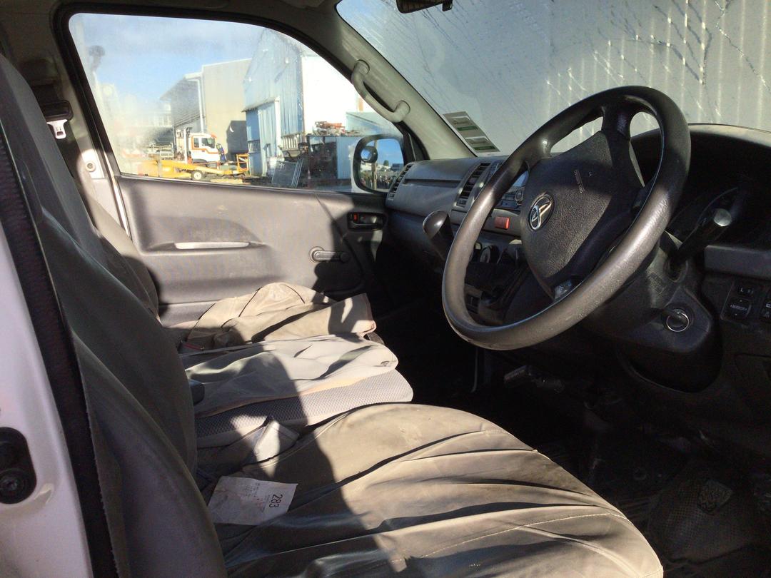 Photo '18' of Toyota Hiace T ZL