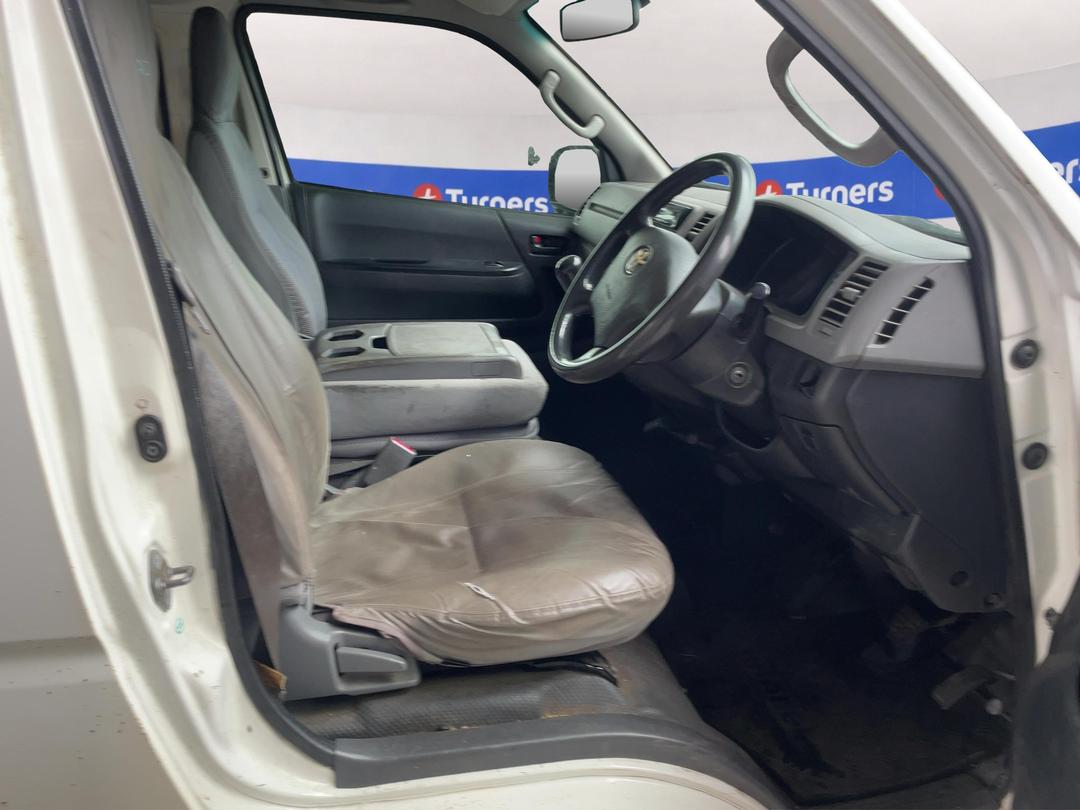 Photo '14' of Toyota Hiace Regius  ACE