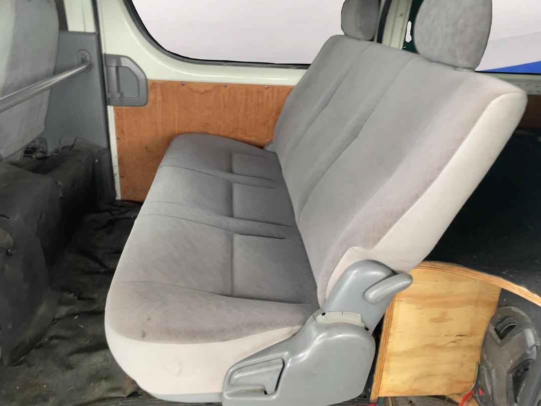 Photo '18' of Toyota Hiace Regius  ACE