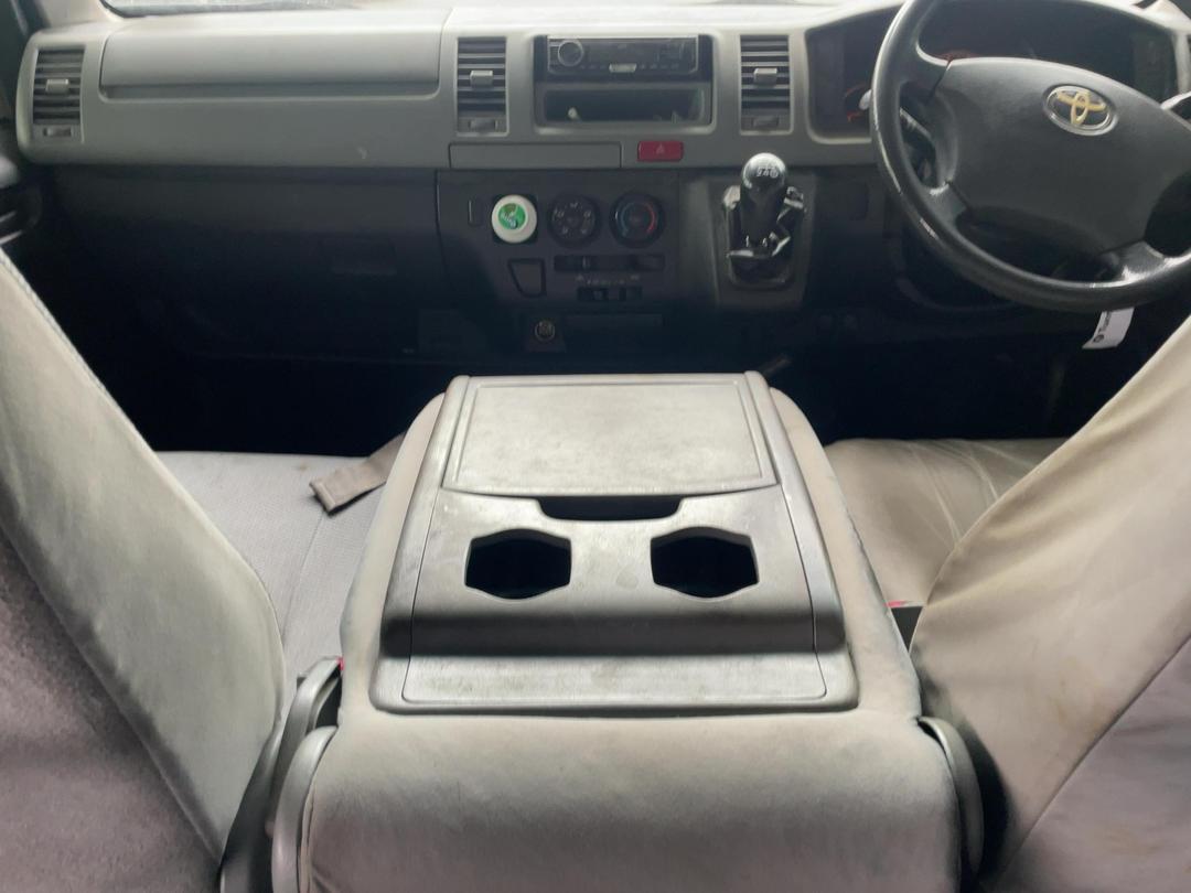 Photo '16' of Toyota Hiace Regius  ACE