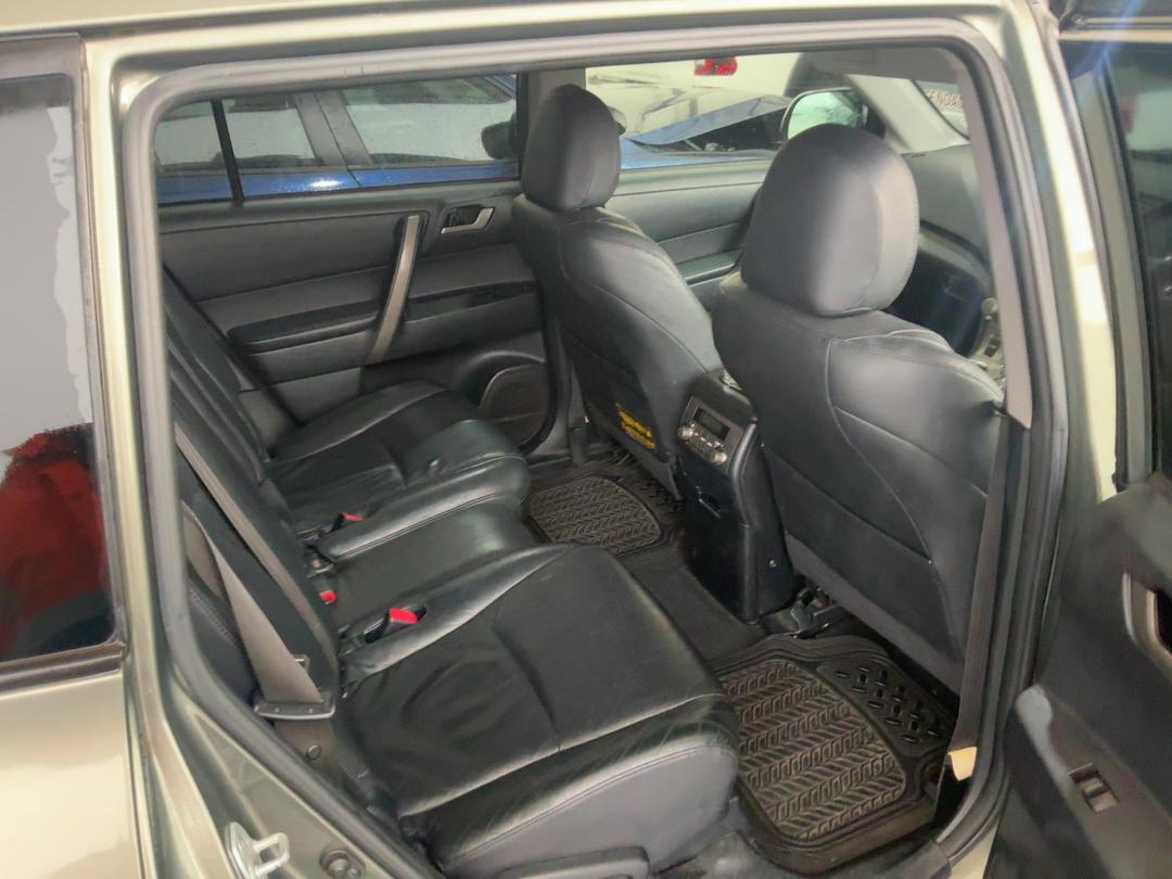 Photo '19' of Toyota Highlander LTD WGN5