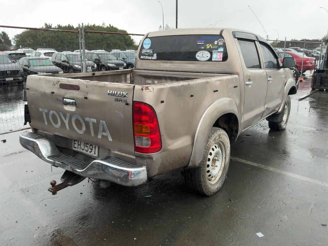 Photo '6' of Toyota Hilux TD SR5 DCU Photo '6' of Toyota Hilux TD SR5 DCU