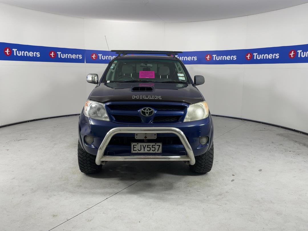 Photo '2' of Toyota Hilux TD SR5 DCU
