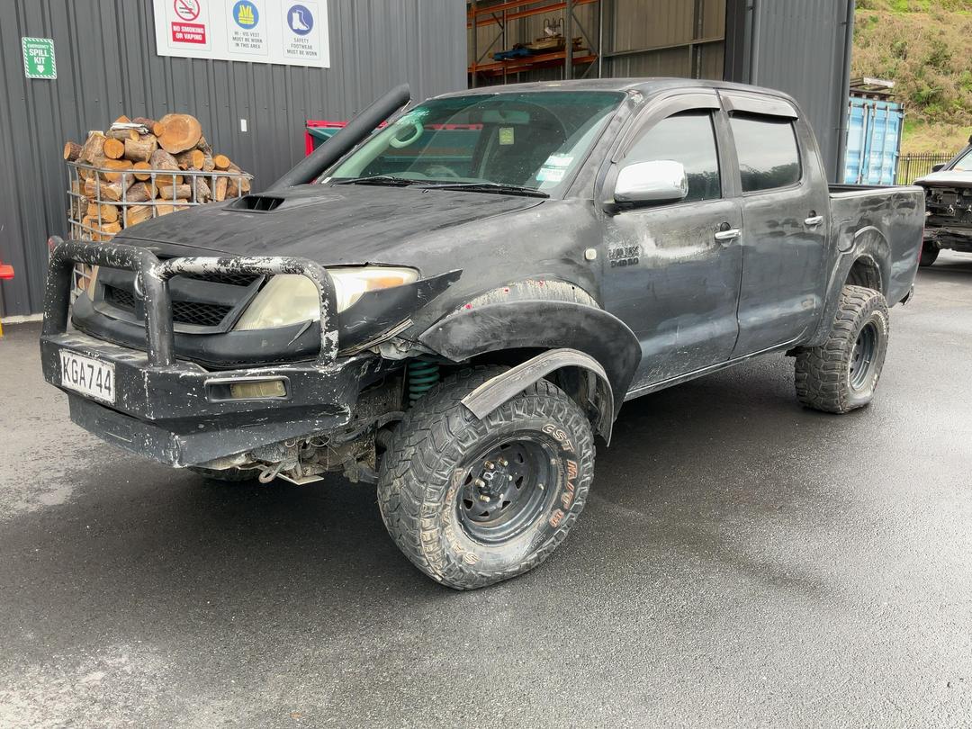 Photo '3' of Toyota Hilux TD SR5 DCU