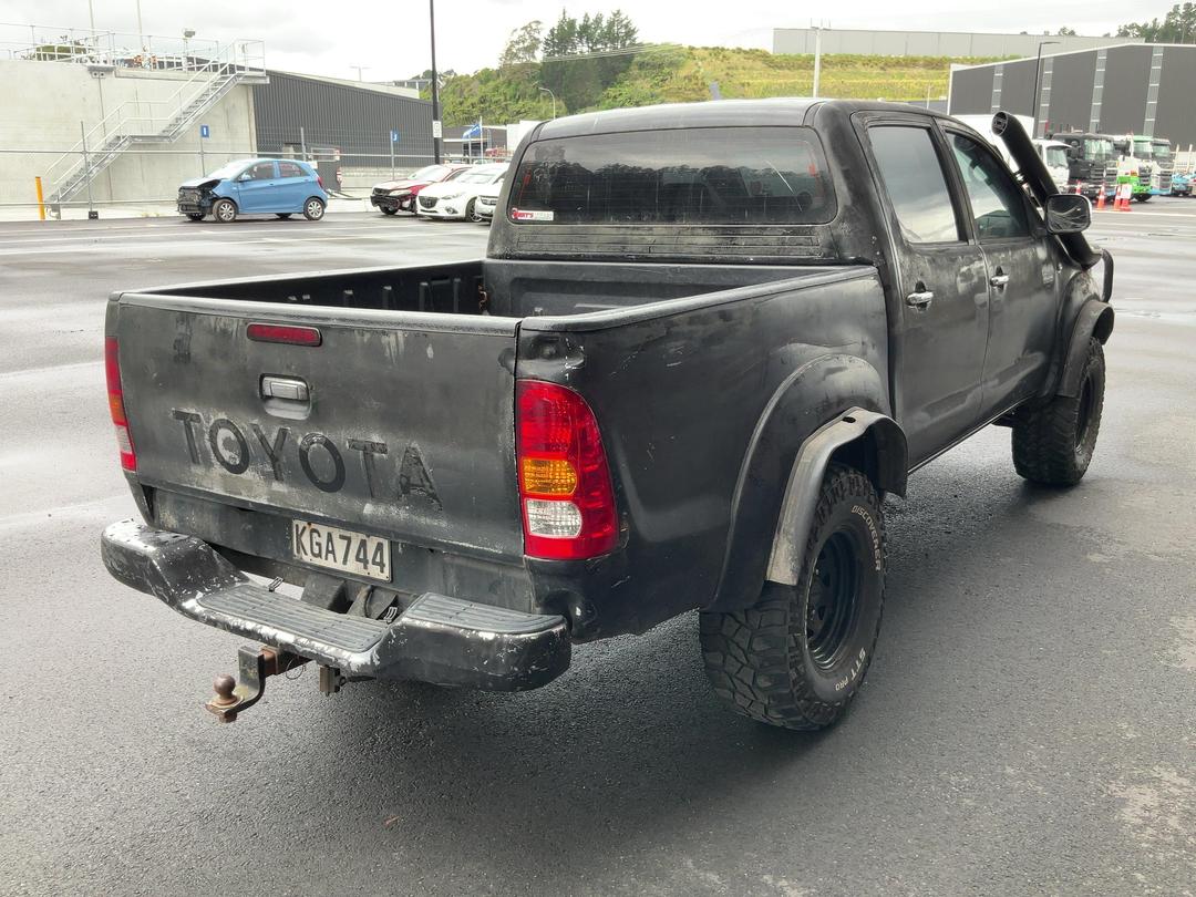 Photo '7' of Toyota Hilux TD SR5 DCU