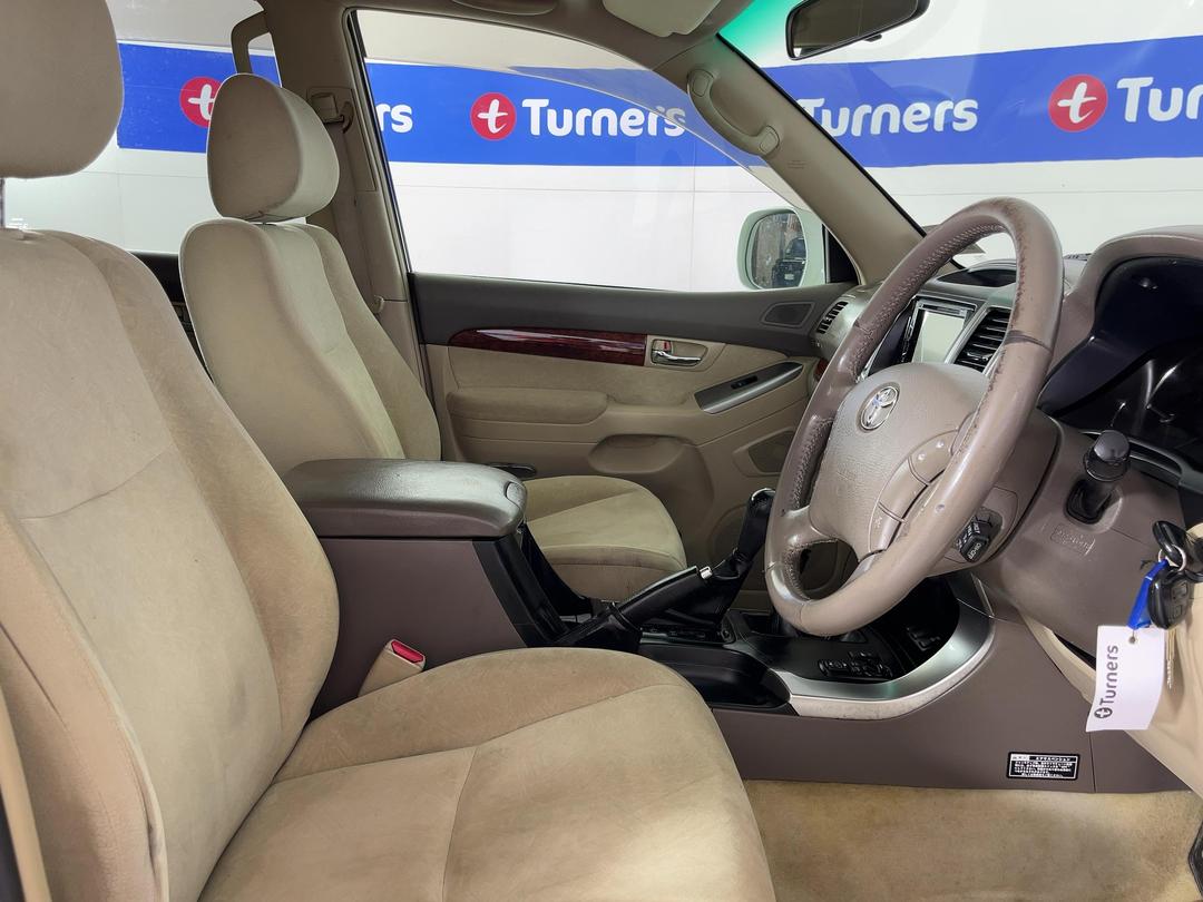 Photo '16' of Toyota Landcruiser Prado