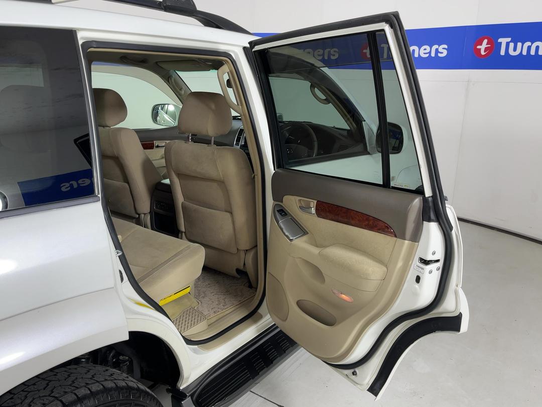 Photo '19' of Toyota Landcruiser Prado