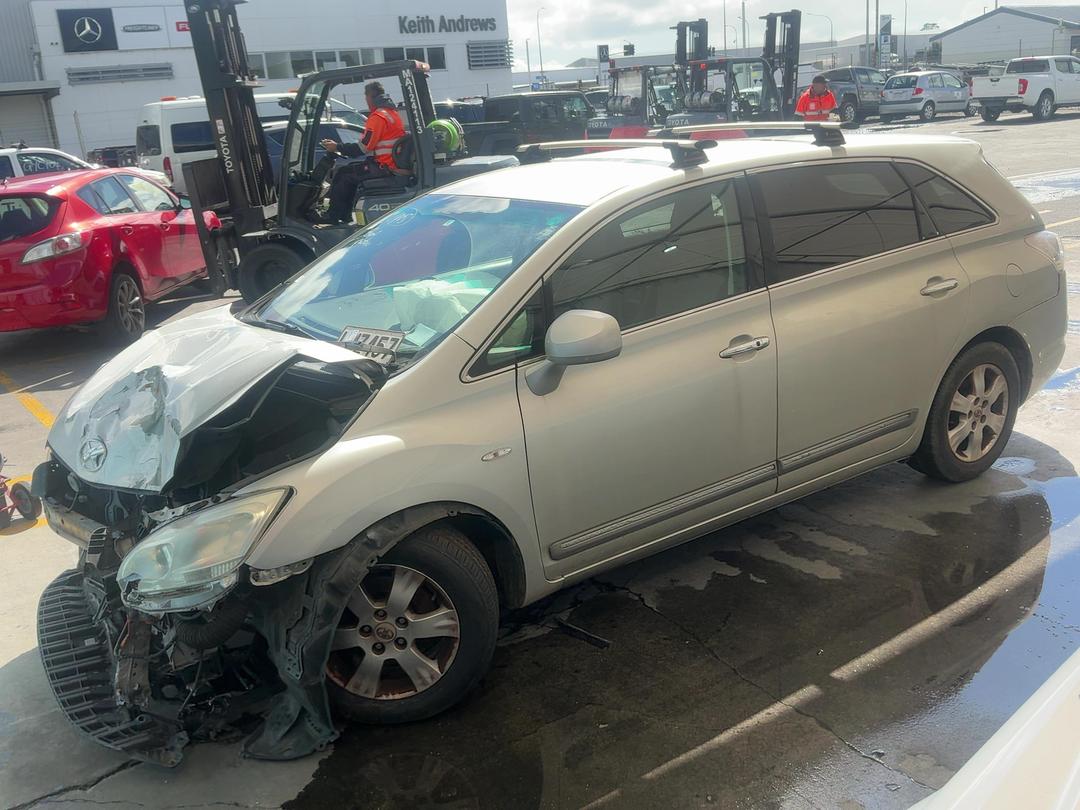 Photo '6' of Toyota Mark X ZIO Photo '6' of Toyota Mark X ZIO