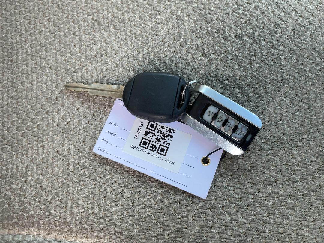 Photo '14' of Toyota Passo