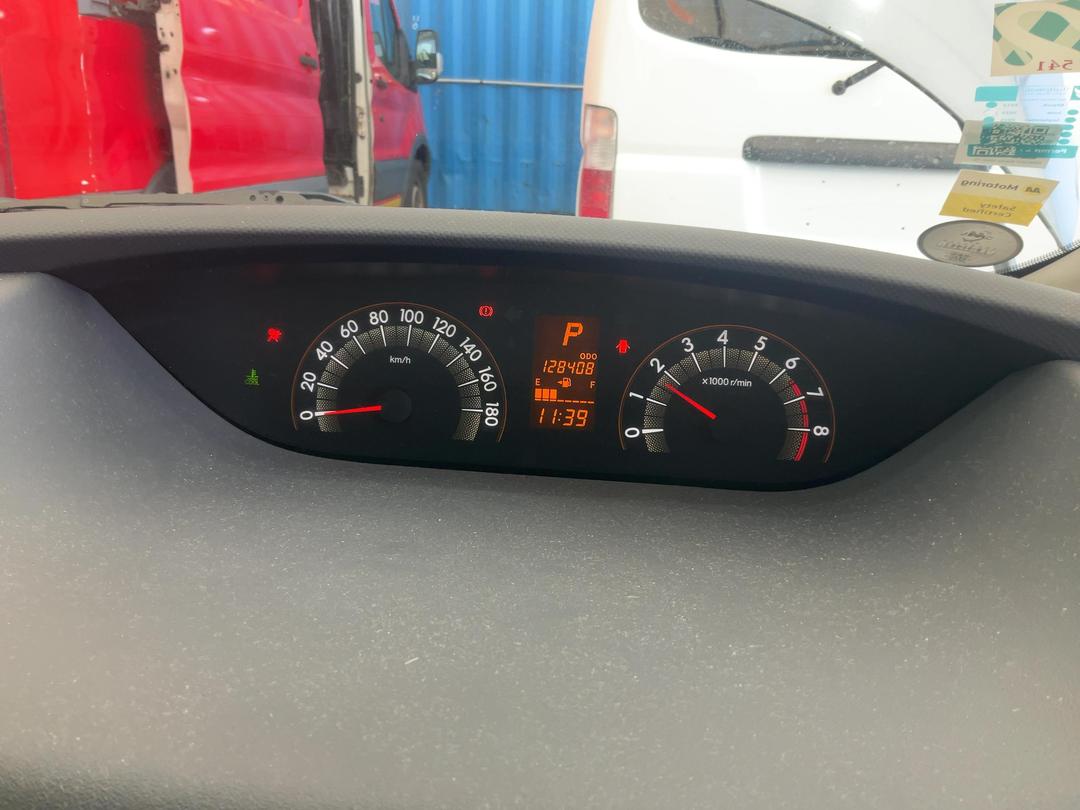 Photo '18' of Toyota Ractis